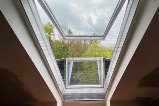 Moustiquaire pliante pour fenêtre Velux