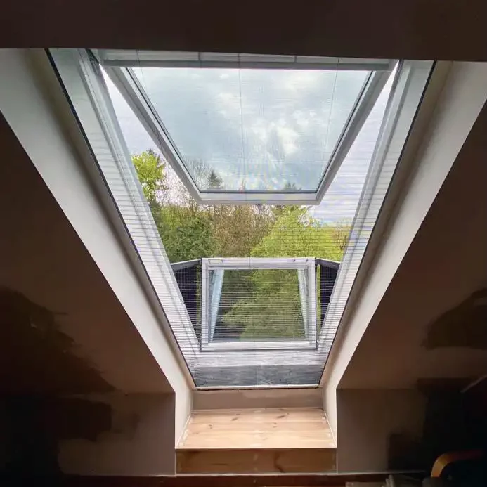 Moustiquaire pliante pour fenêtre Velux