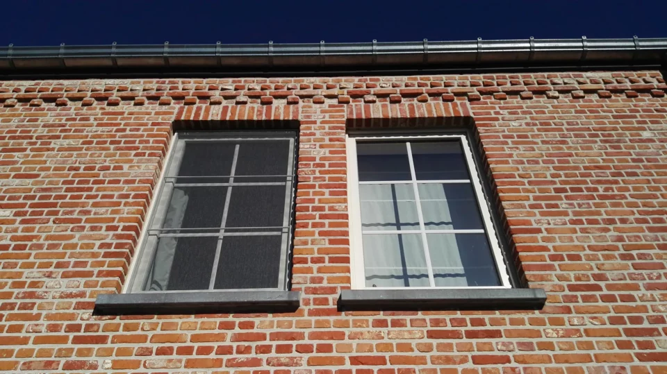 moustiquaire-cadre-a-clips-sur-mesure-aluminium-feneko-profil-16mm-ral-9001-blanc-casse-avec-et-sans-moustiquaire-hdo-histoires-d-ombres-bruxelles-nivelles