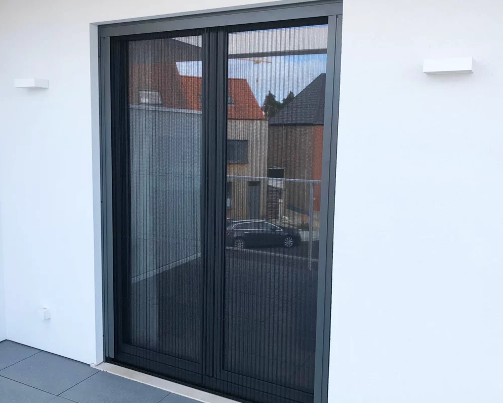Inspiration Histoires d'Ombres : porte moustiquaire pliante Feneko Inspiration Histoires d'Ombres : porte moustiquaire pliante Feneko